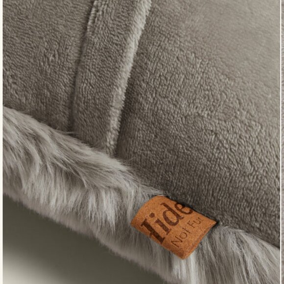 UnHide SQUISH Small Silver Pillow NWT - Picture 3 of 11